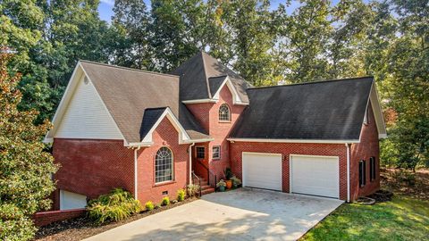 A home in Mineral Bluff