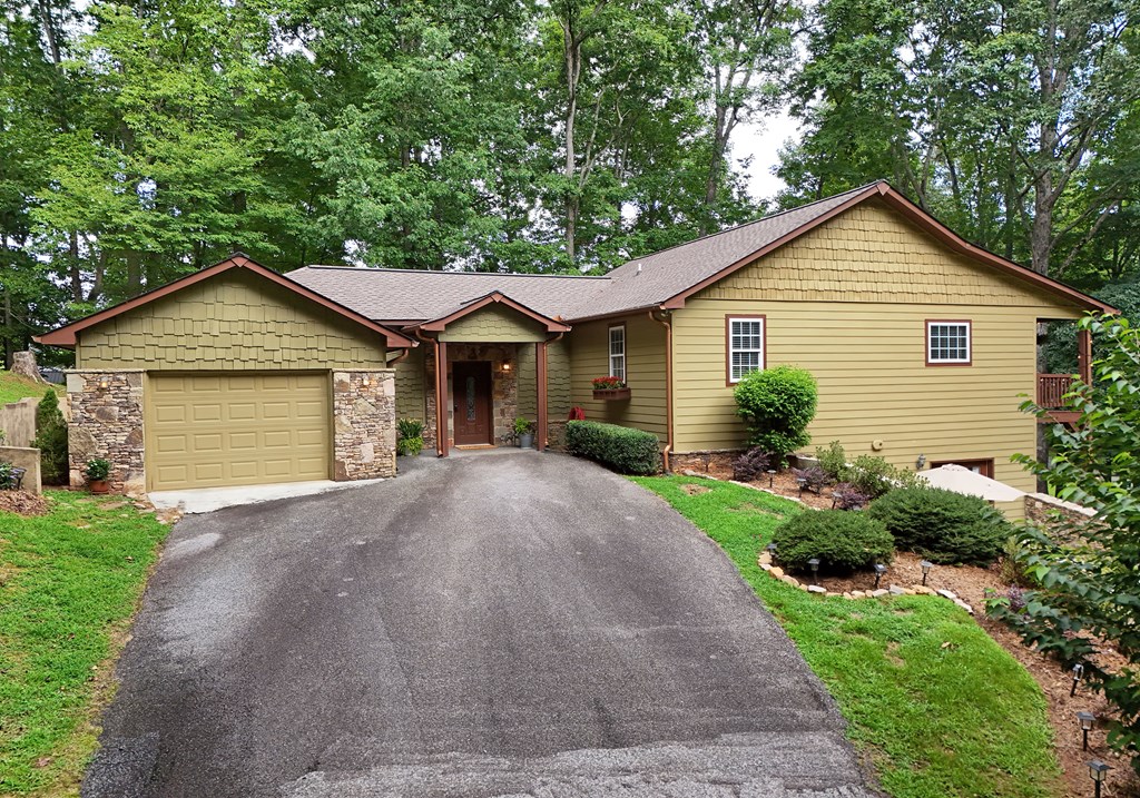 1512 Smithfield Lane