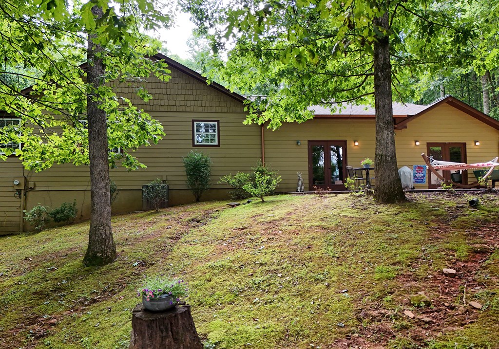 1512 Smithfield Lane