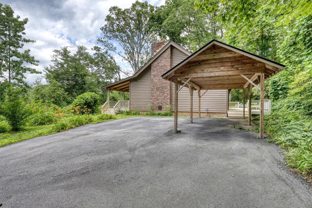 988 Yorkhouse Road