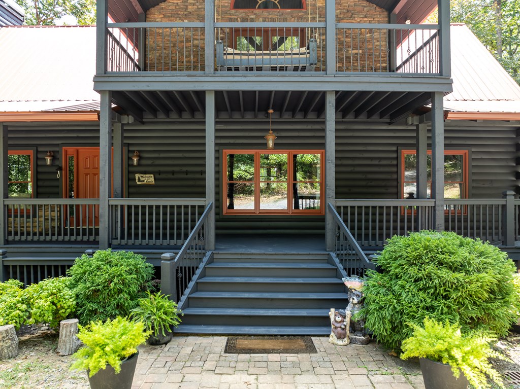 1363 NE Foxhound Trail