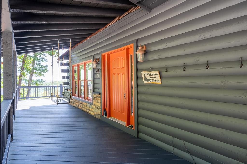 1363 NE Foxhound Trail