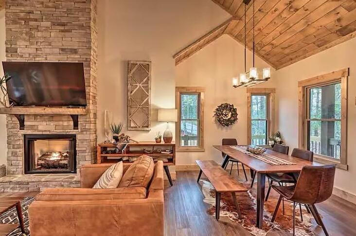 481 Hillsdale Dr, Ellijay, GA, 30540, USA, 4 Bedrooms Bedrooms, ,4 BathroomsBathrooms,Residential,Active,481 Hillsdale Dr,436401