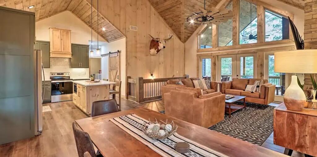481 Hillsdale Dr, Ellijay, GA, 30540, USA, 4 Bedrooms Bedrooms, ,4 BathroomsBathrooms,Residential,Active,481 Hillsdale Dr,436401
