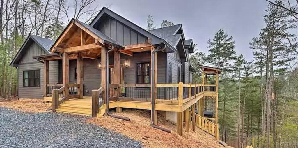 481 Hillsdale Dr, Ellijay, GA, 30540, USA, 4 Bedrooms Bedrooms, ,4 BathroomsBathrooms,Residential,Active,481 Hillsdale Dr,436401