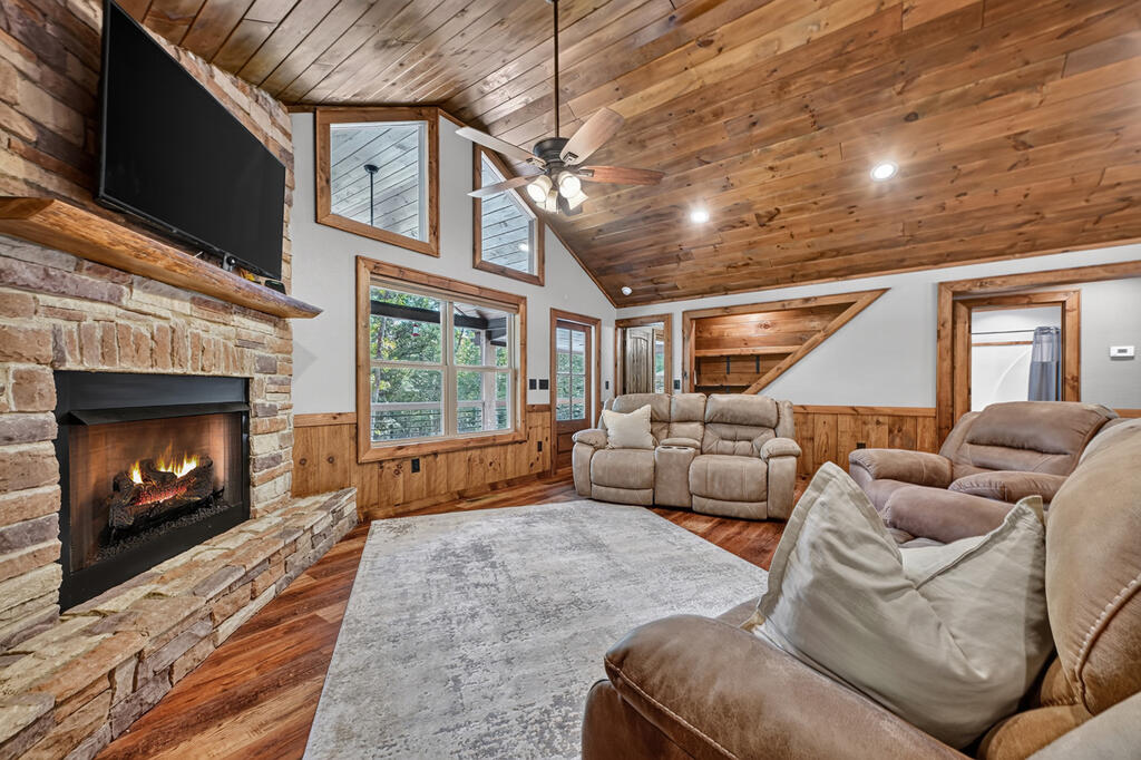 185 Pine Lane