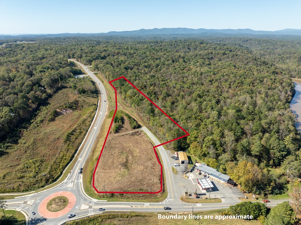 4.7 Acre Hwy 382 & Old Hwy 5s