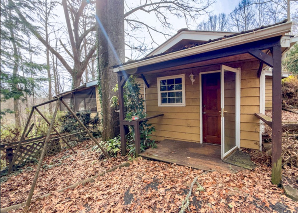 2518 Bellview Lane