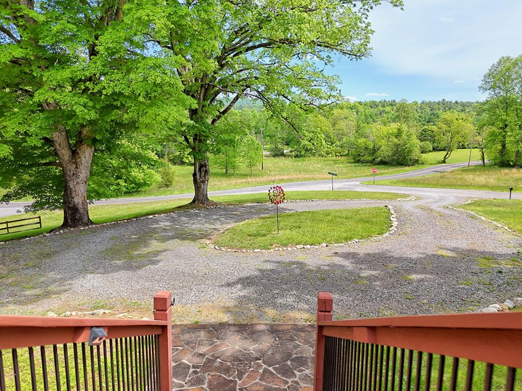 12 Chastain Road