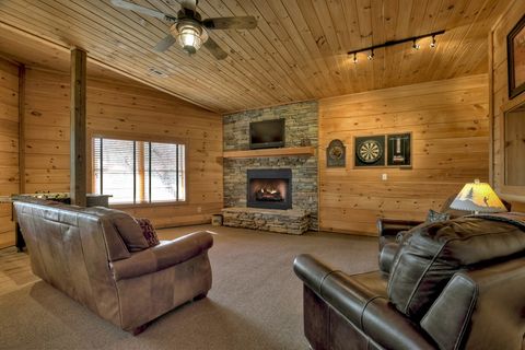 A home in Mineral Bluff