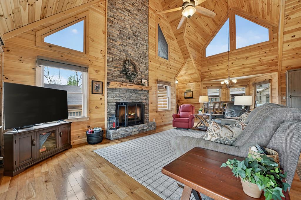 109 Chestnut Hills Lane