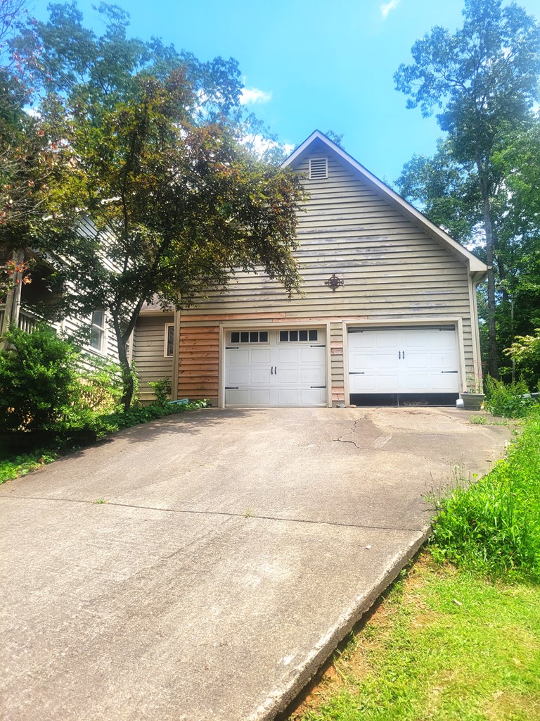 37 Lafayette Drive