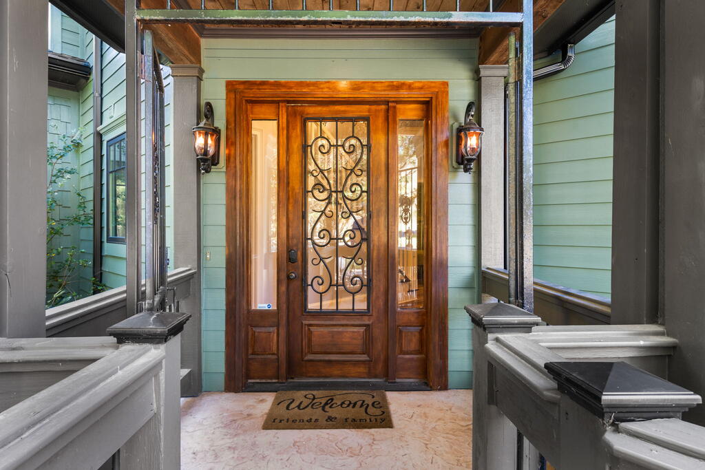 230 Sunnyside Road