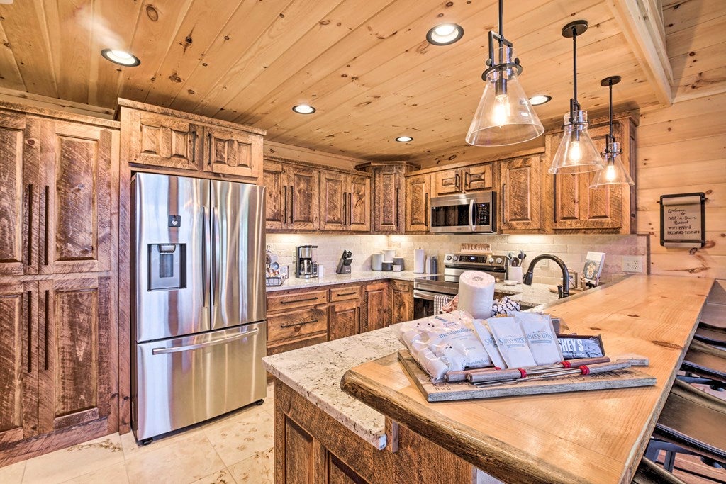 142 S Dream Catcher, Blue Ridge, GA, 30513, USA, 4 Bedrooms Bedrooms, ,4 BathroomsBathrooms,Residential,Pending,142 S Dream Catcher,432789
