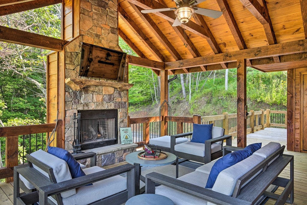 142 S Dream Catcher, Blue Ridge, GA, 30513, USA, 4 Bedrooms Bedrooms, ,4 BathroomsBathrooms,Residential,Pending,142 S Dream Catcher,432789