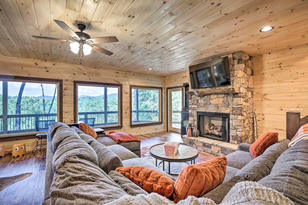 142 S Dream Catcher, Blue Ridge, GA, 30513, USA, 4 Bedrooms Bedrooms, ,4 BathroomsBathrooms,Residential,Pending,142 S Dream Catcher,432789