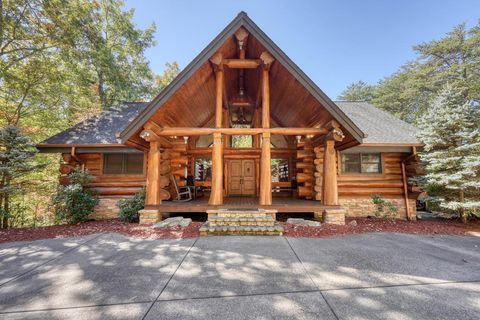 1323 Grandeur Drive Blue Ridge GA 30513