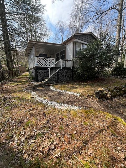 22 Leisure Woods Circle Hiawassee GA 30546