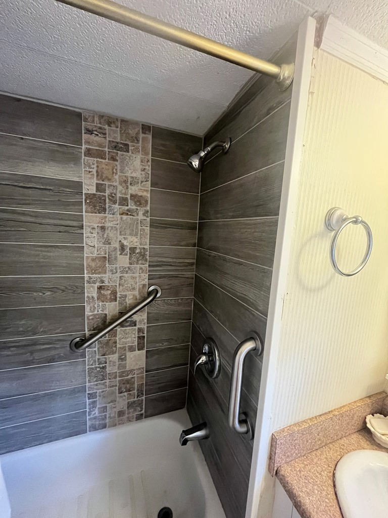 22 Leisure Woods Circle