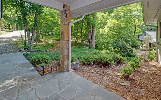 561 Long View Drive