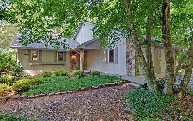 561 Long View Drive