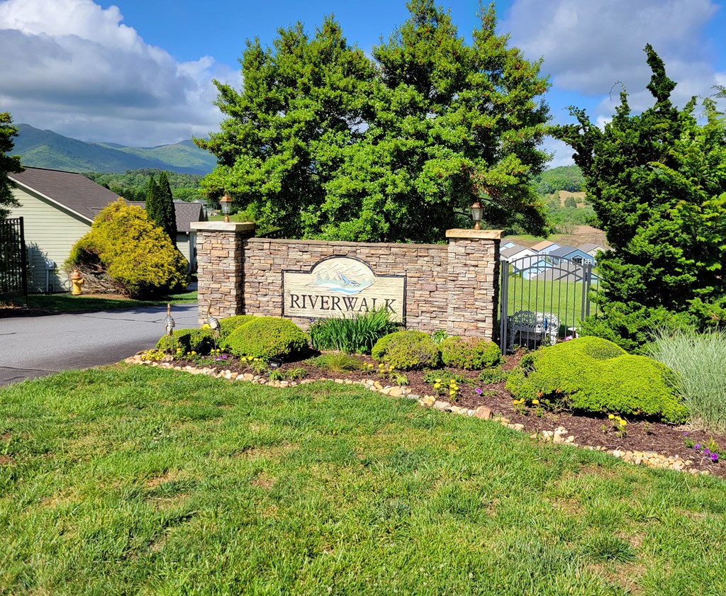170 Riverwalk Circle
