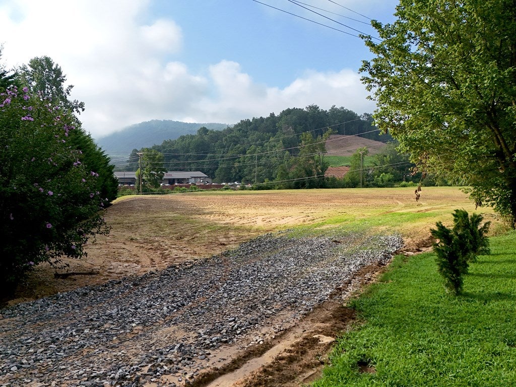 10.01 AC Robert Lovell Drive