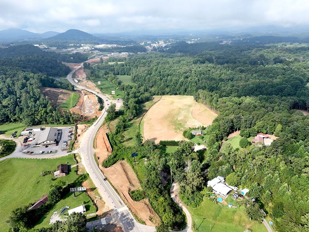 10.01 AC Robert Lovell Drive