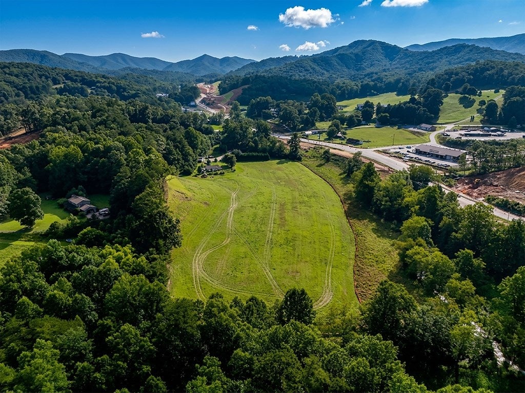 10.01 AC Robert Lovell Drive