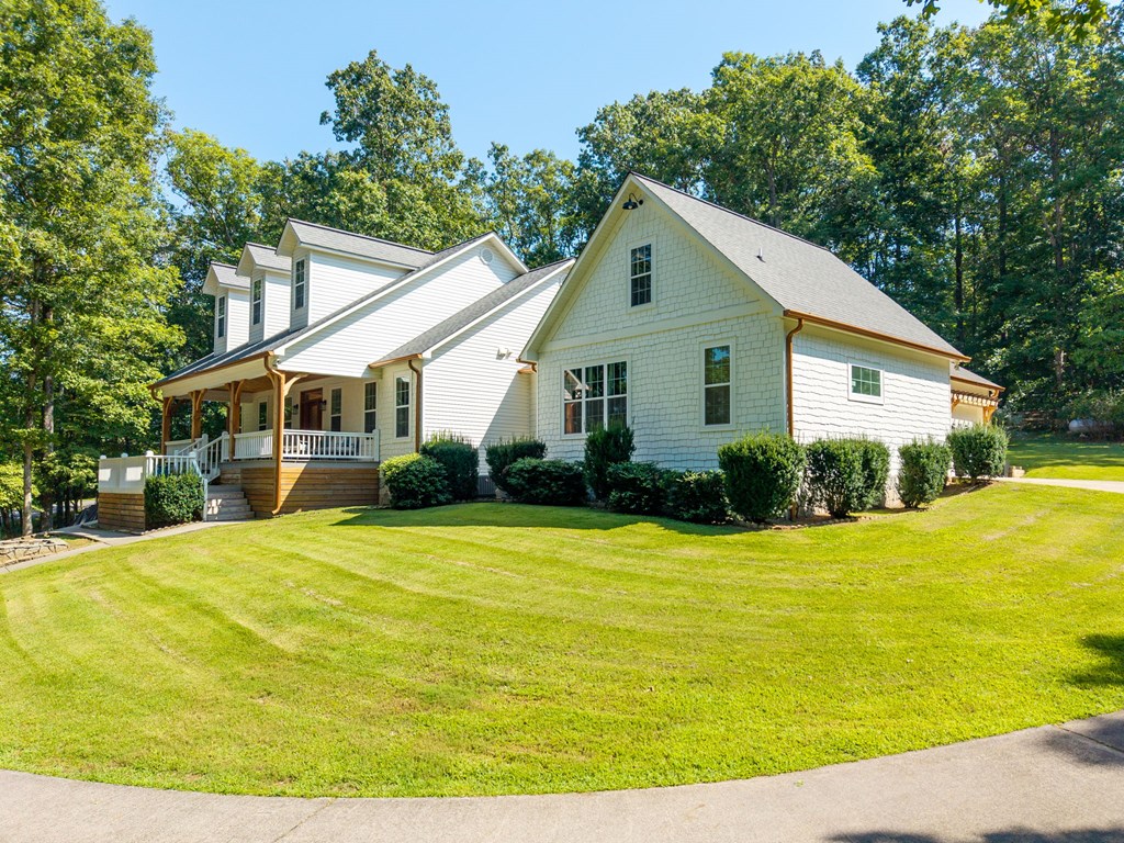 211 W Oakcrest Drive