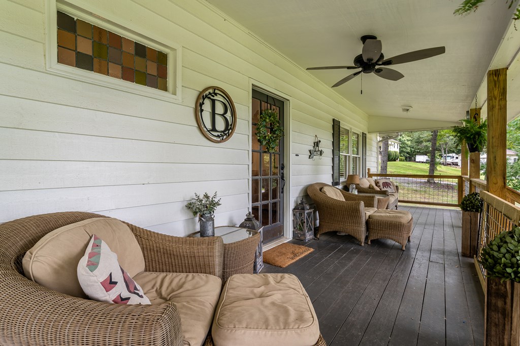 111 Hickory Trail