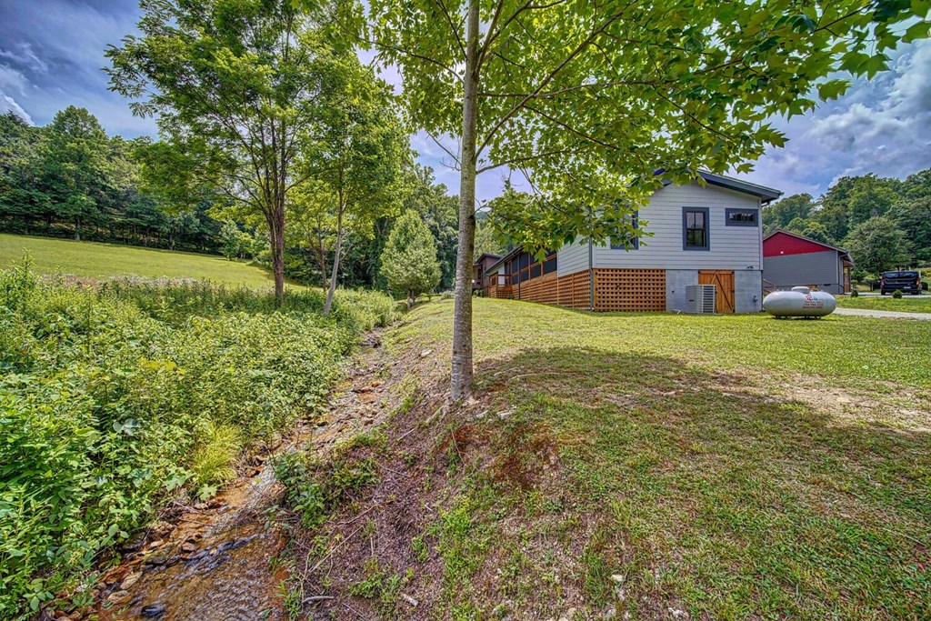 120 Maple Springs Lane