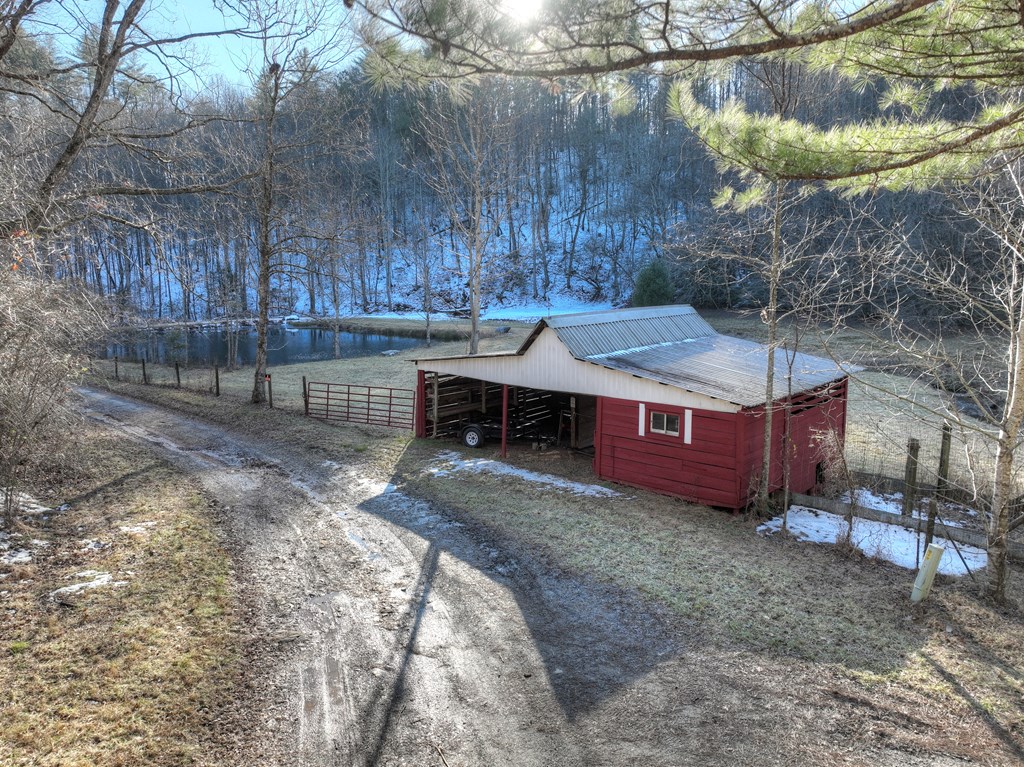 394 Cowboy Trail