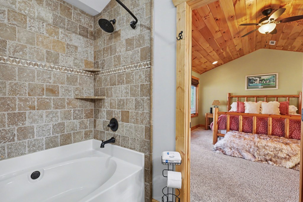 Hiawassee, Georgia, 30546, United States, 4 Bedrooms Bedrooms, ,4 BathroomsBathrooms,Residential,Active,2030577