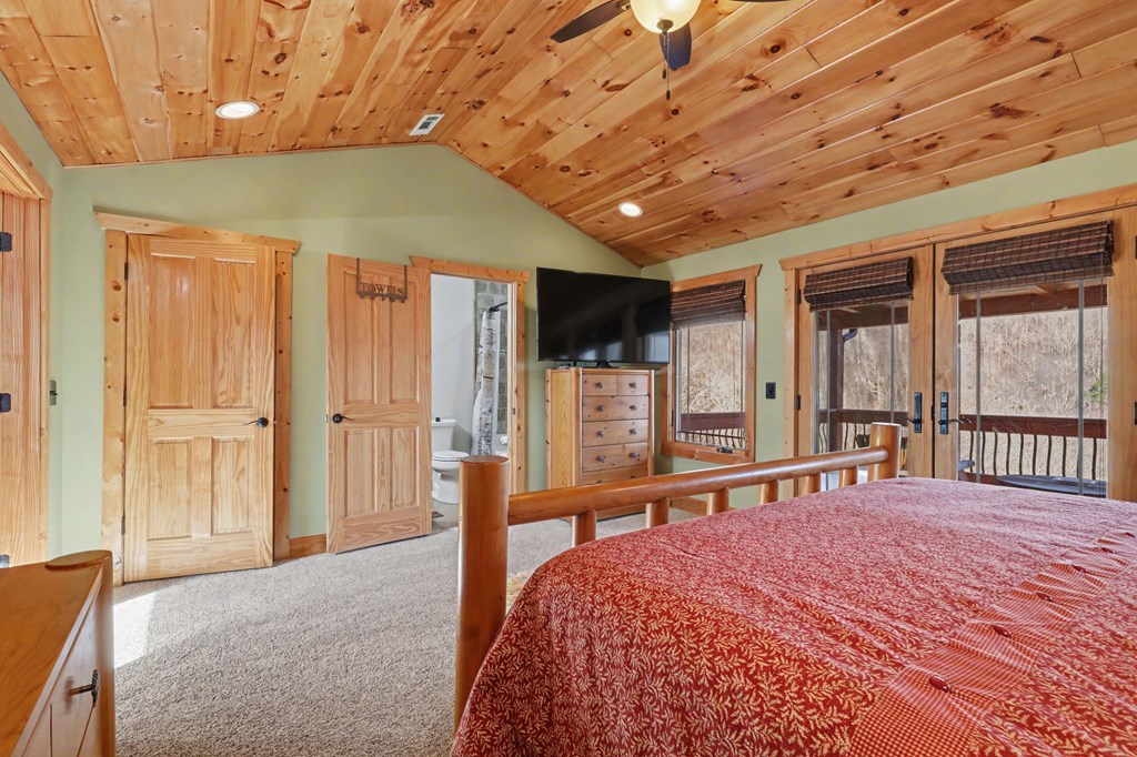 Hiawassee, Georgia, 30546, United States, 4 Bedrooms Bedrooms, ,4 BathroomsBathrooms,Residential,Active,2030577
