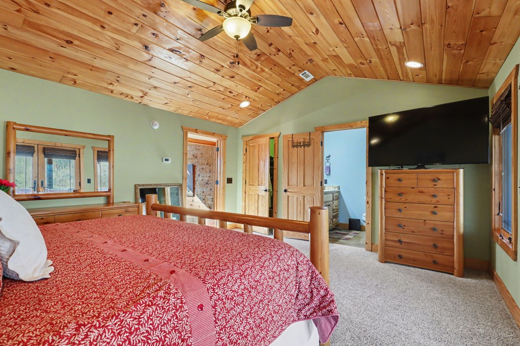 Hiawassee, Georgia, 30546, United States, 4 Bedrooms Bedrooms, ,4 BathroomsBathrooms,Residential,Active,2030577
