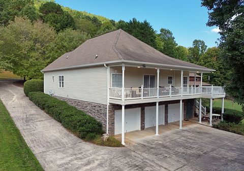 A home in Hiawassee