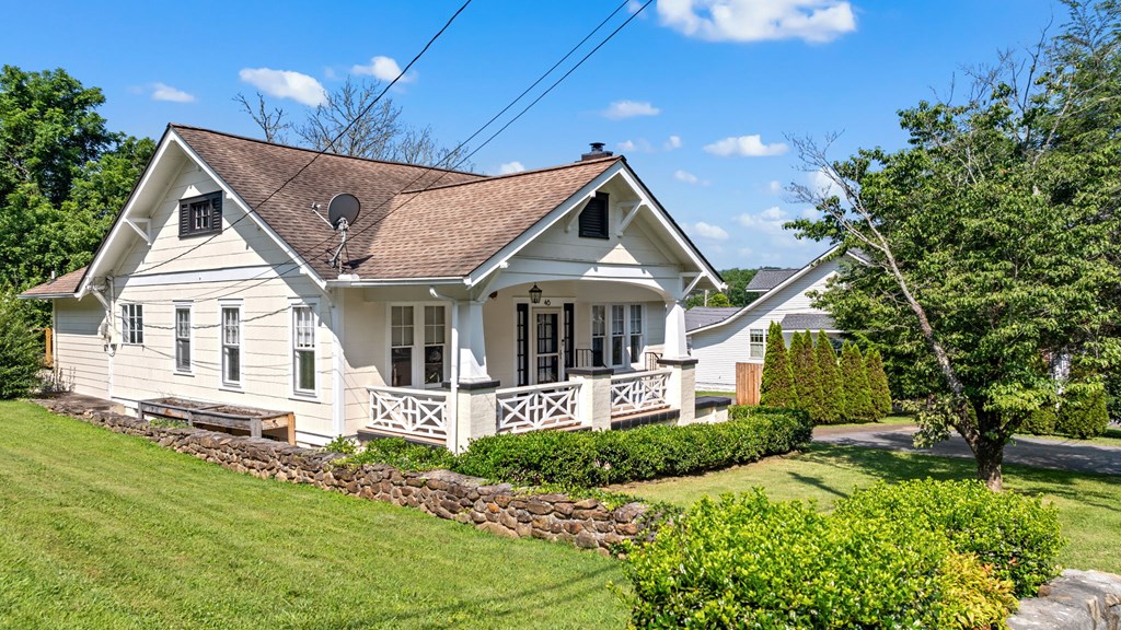 46 Dillard Street