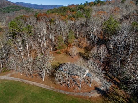 A home in Hiawassee