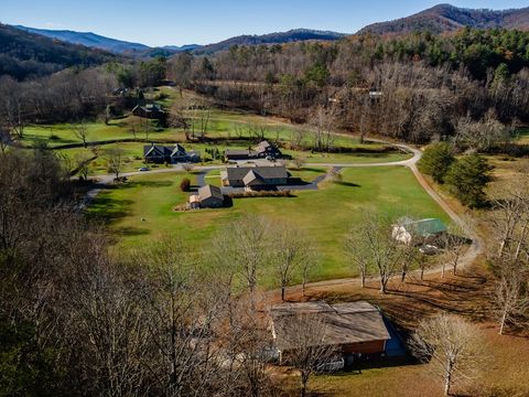 A home in Hiawassee