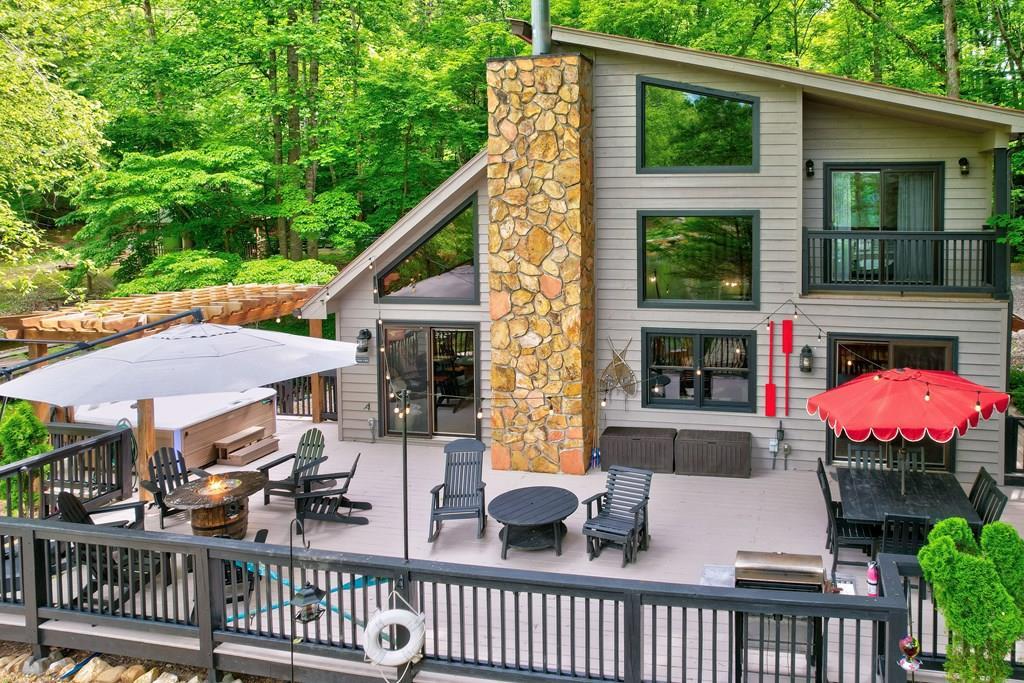 28 Rowland Pointe