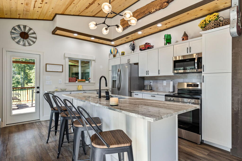 101 Pleasant Hill Circle