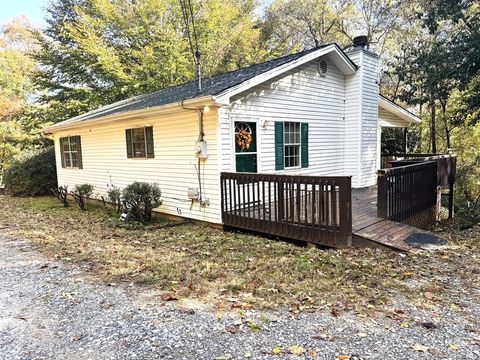 1107 Orchard Road Ellijay GA 30540