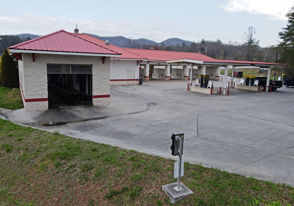 692 E Hwy 515