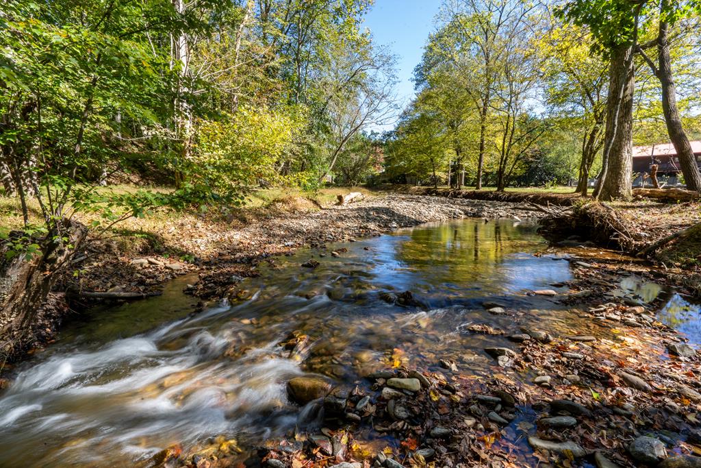 32 Mountain Meadows Drive