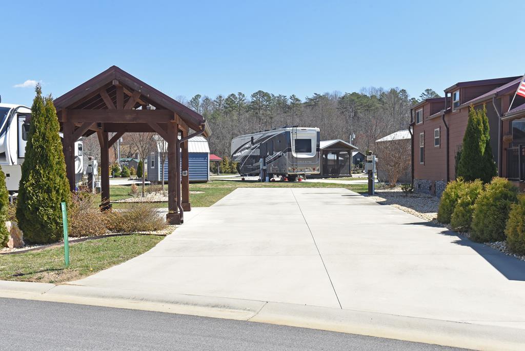 81 Foggy Mountain Road