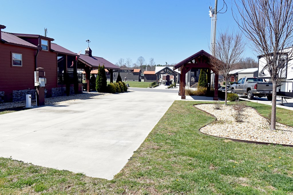 81 Foggy Mountain Road