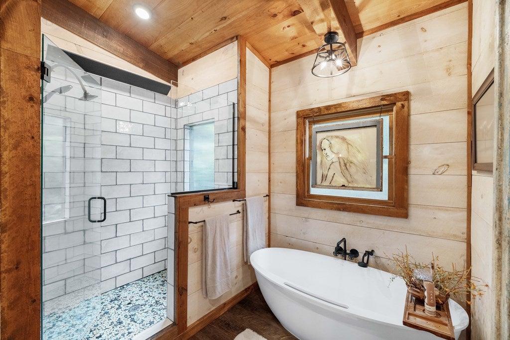 195 Moonshine Way, Blue Ridge, GA, 30513, USA, 3 Bedrooms Bedrooms, ,4 BathroomsBathrooms,Residential,Active,195 Moonshine Way,434942