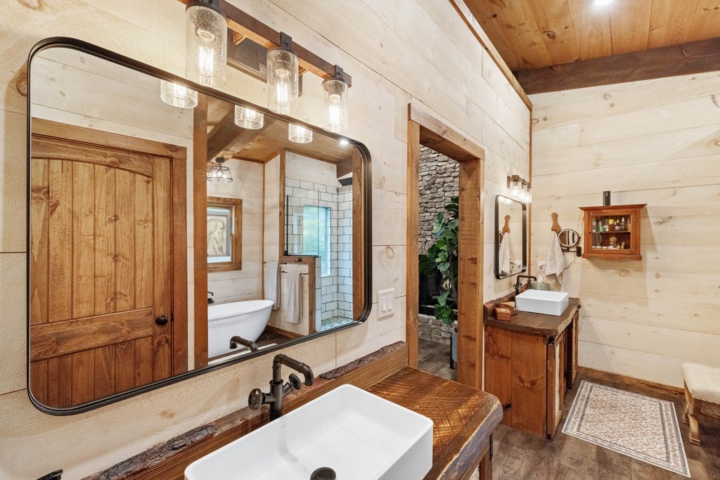 195 Moonshine Way, Blue Ridge, GA, 30513, USA, 3 Bedrooms Bedrooms, ,4 BathroomsBathrooms,Residential,Active,195 Moonshine Way,434942