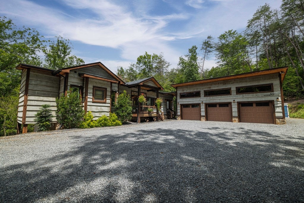 195 Moonshine Way, Blue Ridge, GA, 30513, USA, 3 Bedrooms Bedrooms, ,4 BathroomsBathrooms,Residential,Active,195 Moonshine Way,434942